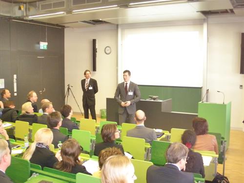 Prof. Dr. Stephan Weinert (re.) und Prof. Dr. Klaus Stulle eröffneten das HR-Symposion „Industrie 4.0 – Führung 4.0?“. 